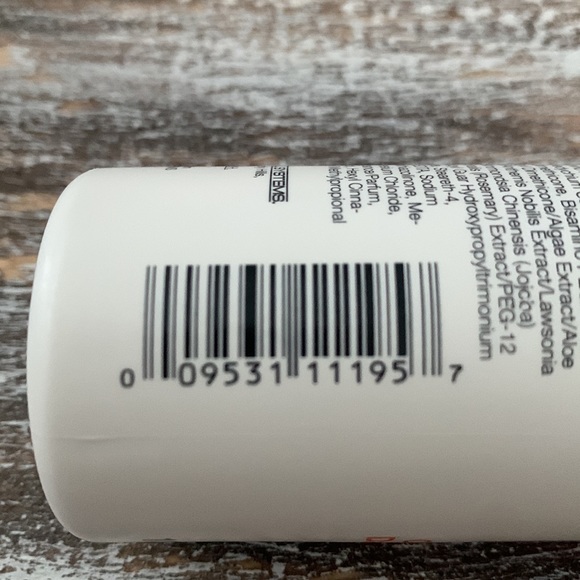 Paul Mitchell Color Protect Daily Shampoo - Picture 5 of 5